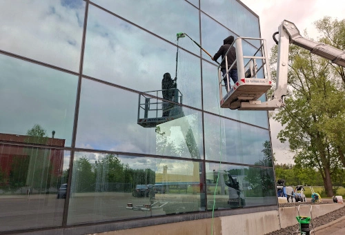 Glas und Fensterreinigung innen und aussen